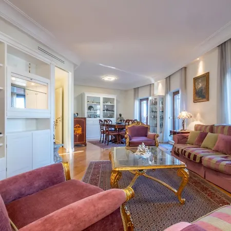 Trevi Terrace Penthouse Appartement